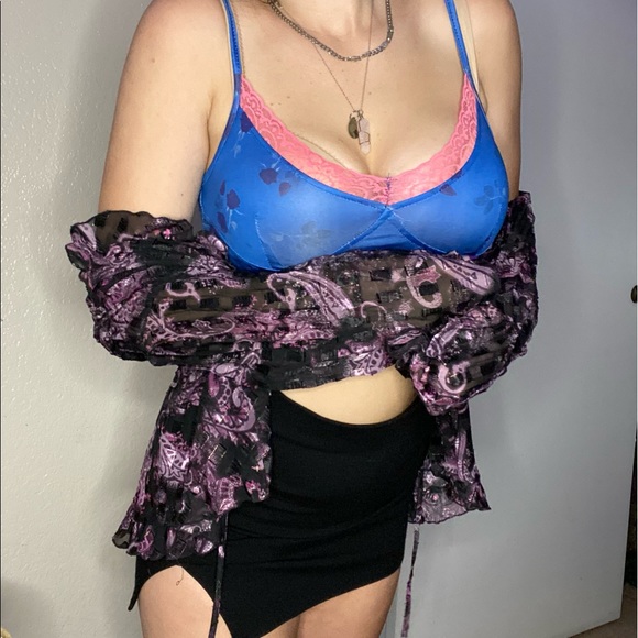 Top - Picture 2 of 9